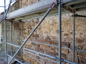 Arbeiten an der Südfassade (Foto: Karl-Franz Thiede)